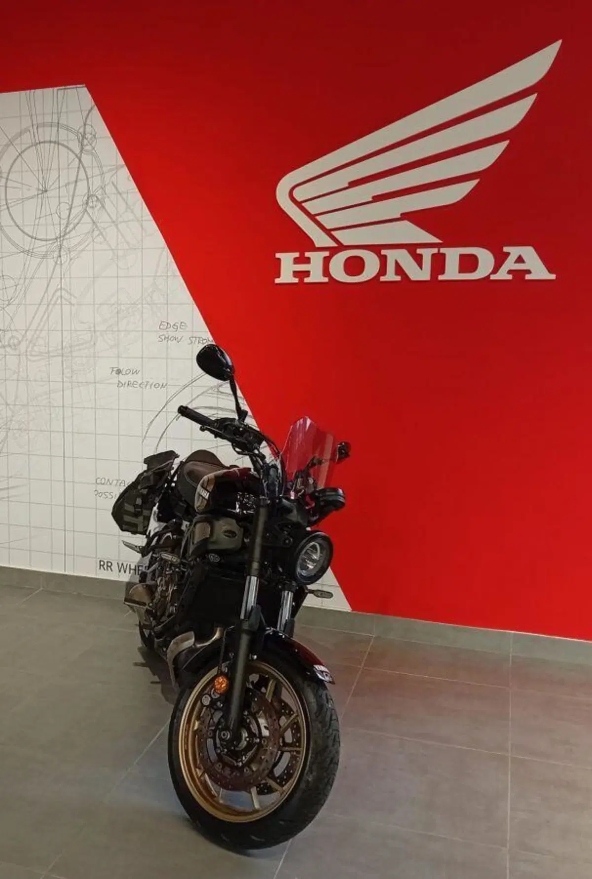 Yamaha XSR 700 (2022 - 26) (3)