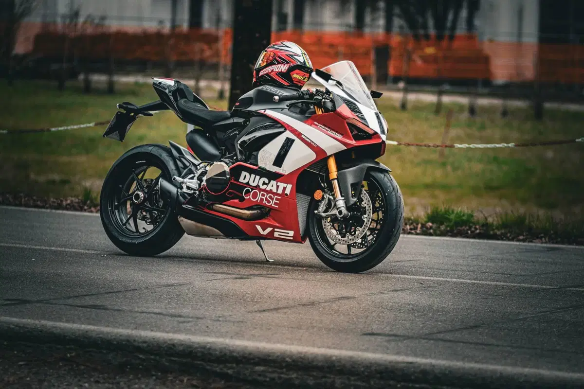 Ducati Panigale V2 Superquadro Final Edition (2024) (2)