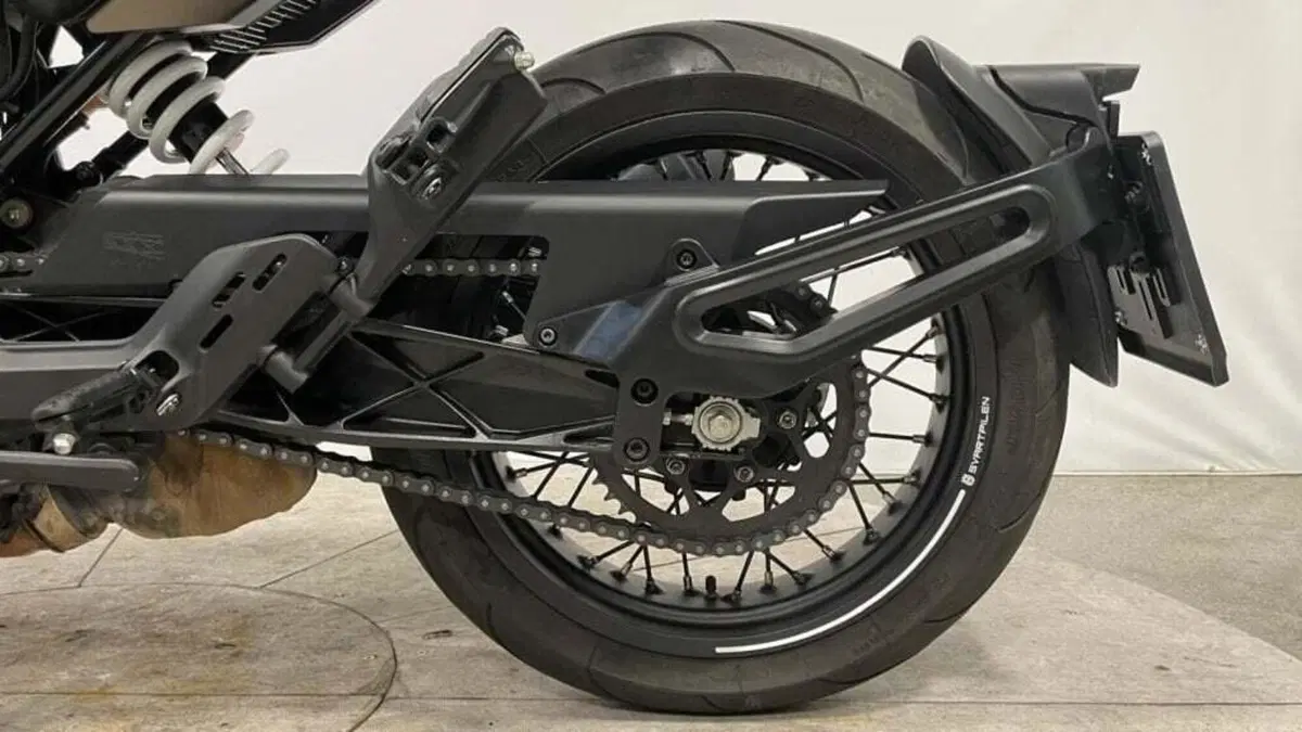 Husqvarna Svartpilen 401 (2021 - 23) (8)