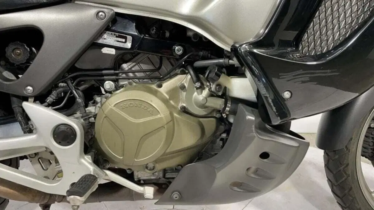 Honda Varadero 1000 (1999 - 02) (7)