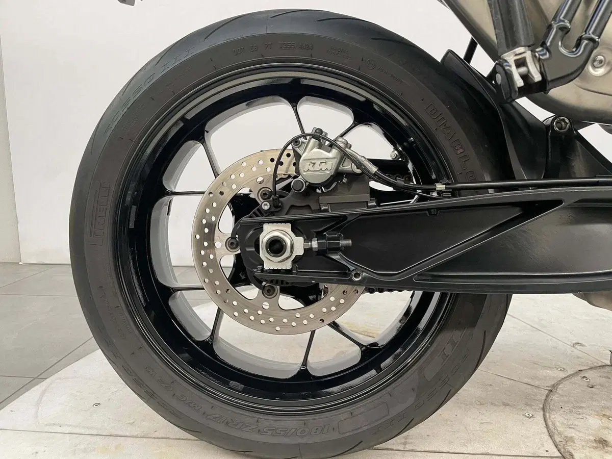 KTM 890 Duke (2021 - 23) (12)