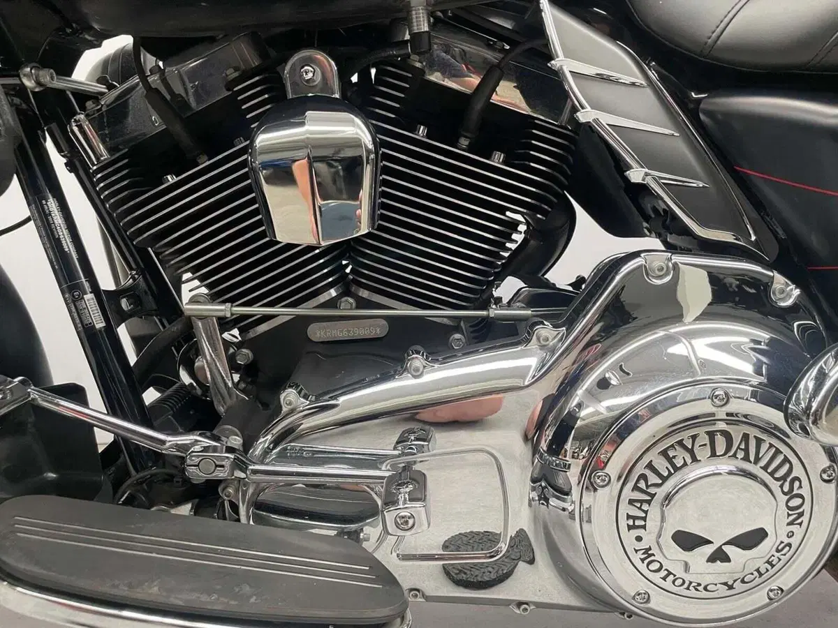Harley-Davidson 1690 Street Glide Special (2014 - 16) - FLHX (13)