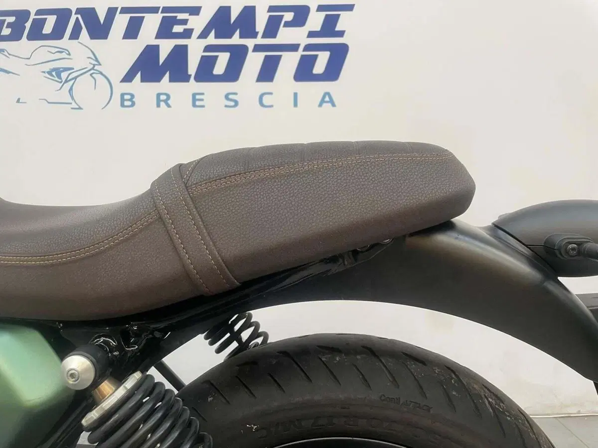 Moto Guzzi V7 Stone Centenario (2021 - 22) (6)