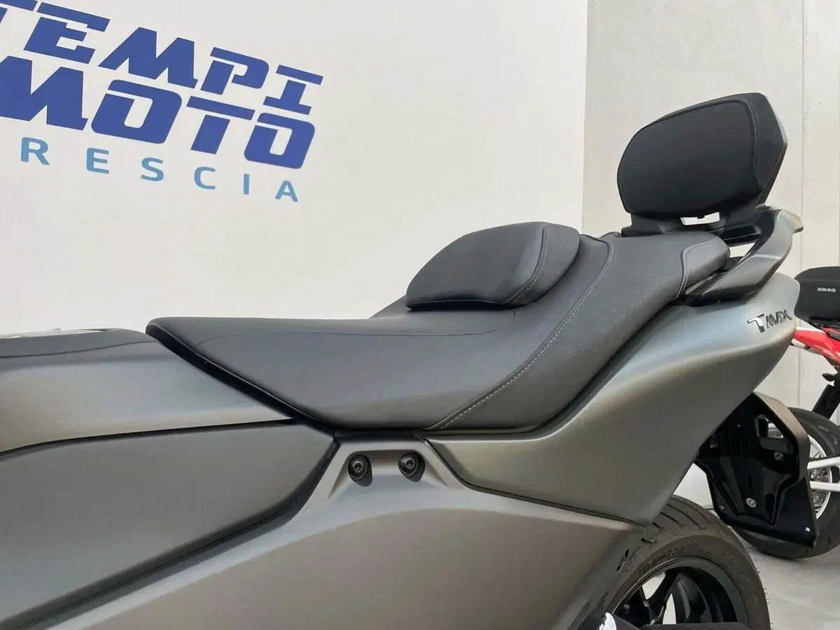 Yamaha T-Max 560 (2025 - 26) (3)