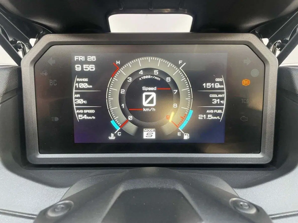 Yamaha T-Max 560 (2025 - 26) (7)