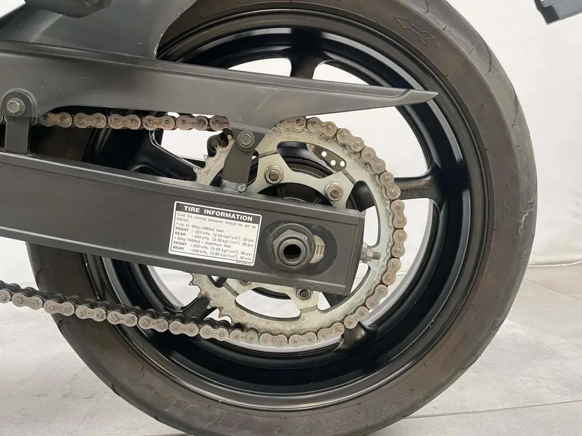 Yamaha FZ6 (2004 - 07) (15)