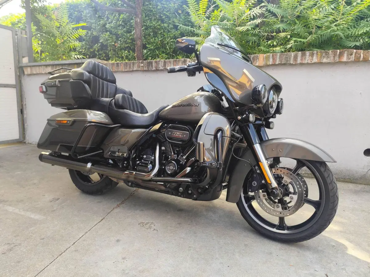 Harley-Davidson 117 Limited (2021) - FLHTKSE (8)