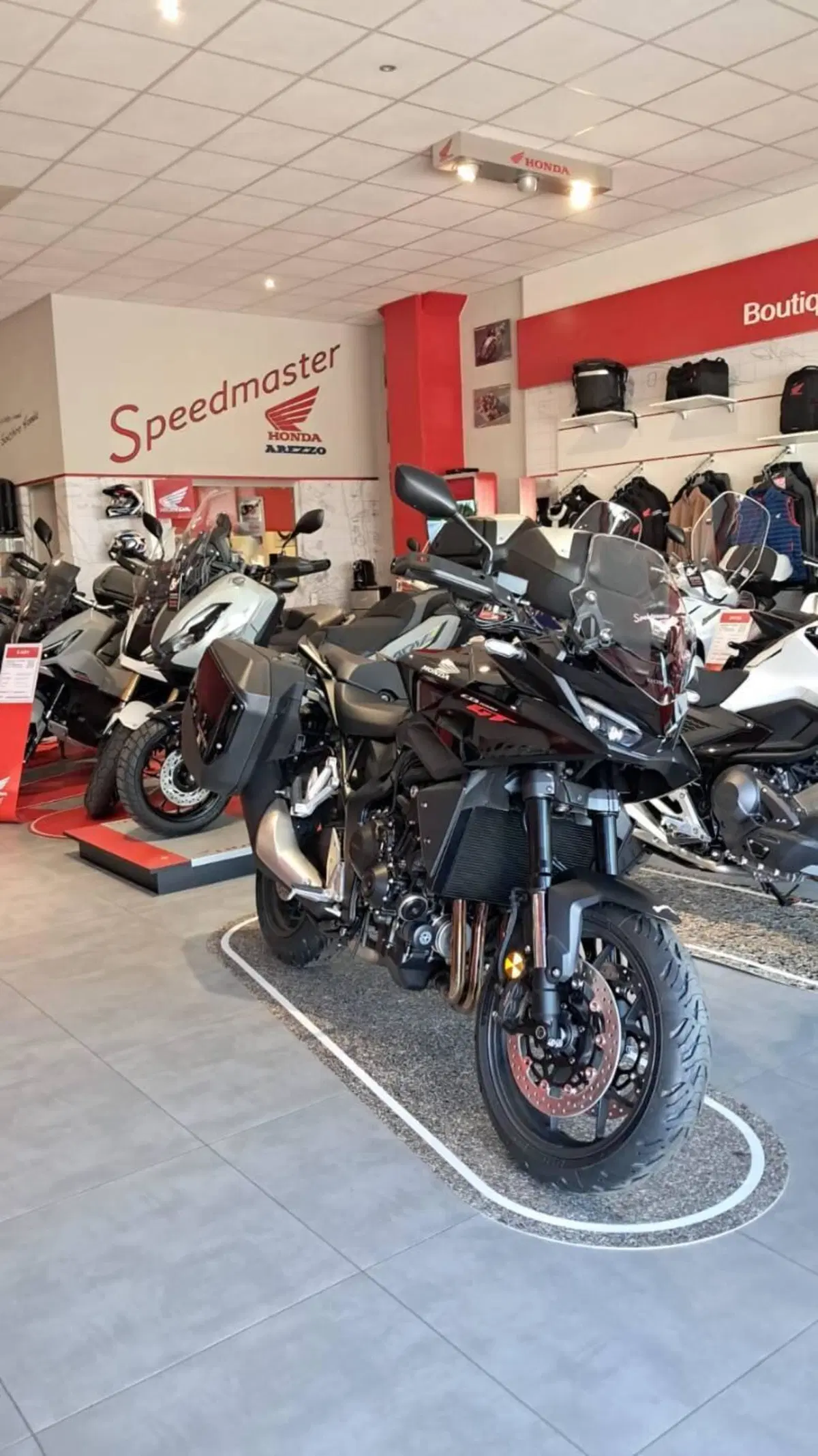 Honda CB 1000 GT (2026) (6)