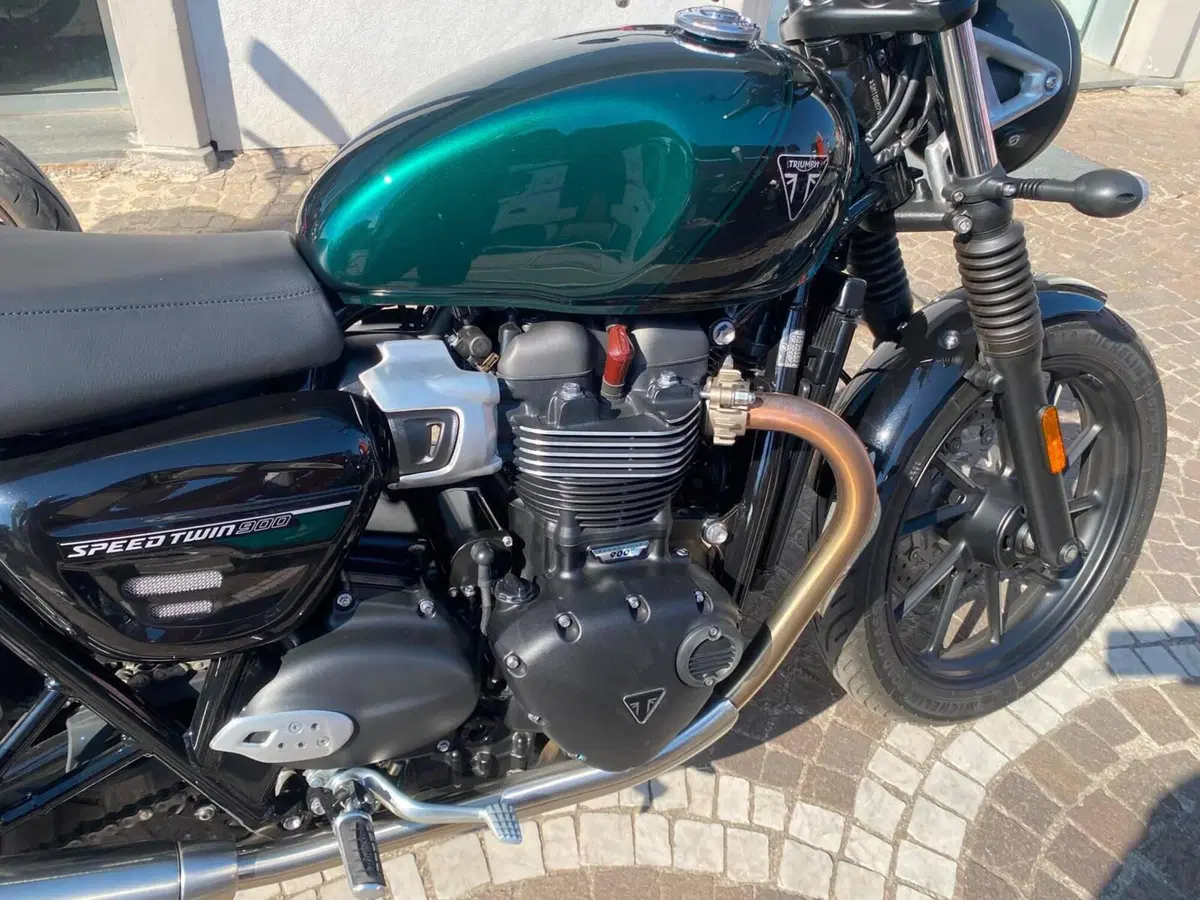 Triumph Speed Twin 900 (2023 - 24) (5)