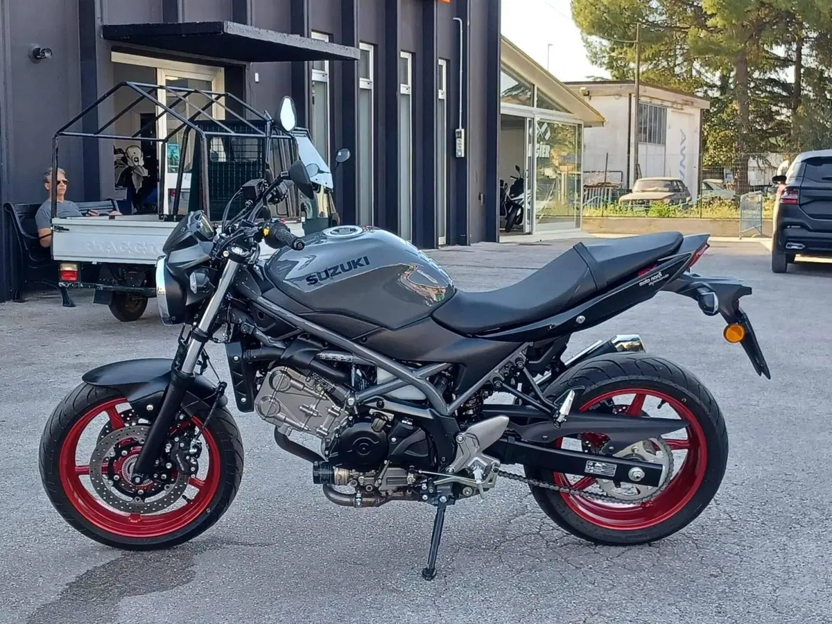 Suzuki SV650 (2021 - 24) (4)