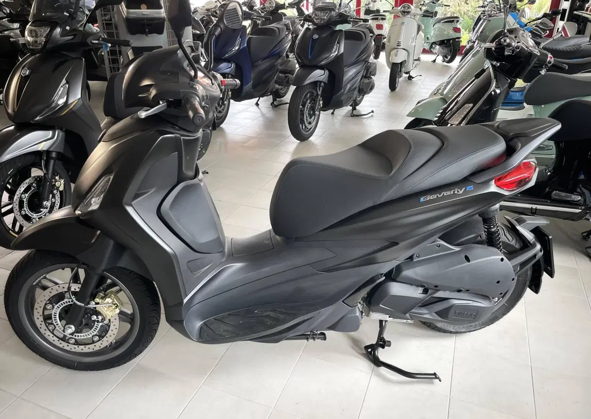 Piaggio Beverly 310 S (2025 - 26) (2)