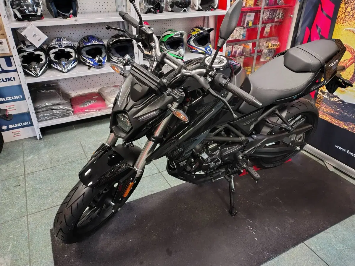 Voge Brivido 125R (2023 - 26) (2)