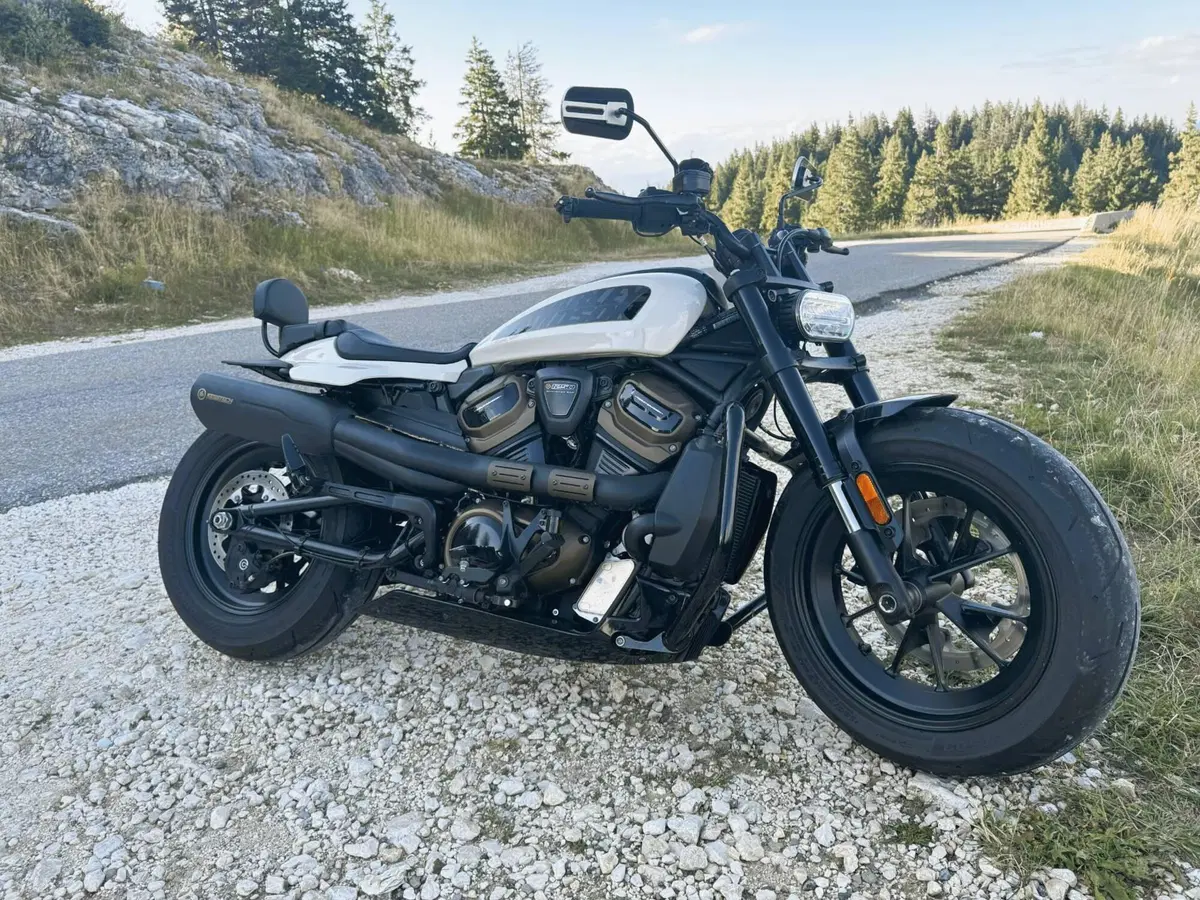 Harley-Davidson 1200 Custom (2018 - 20) - XL1200C