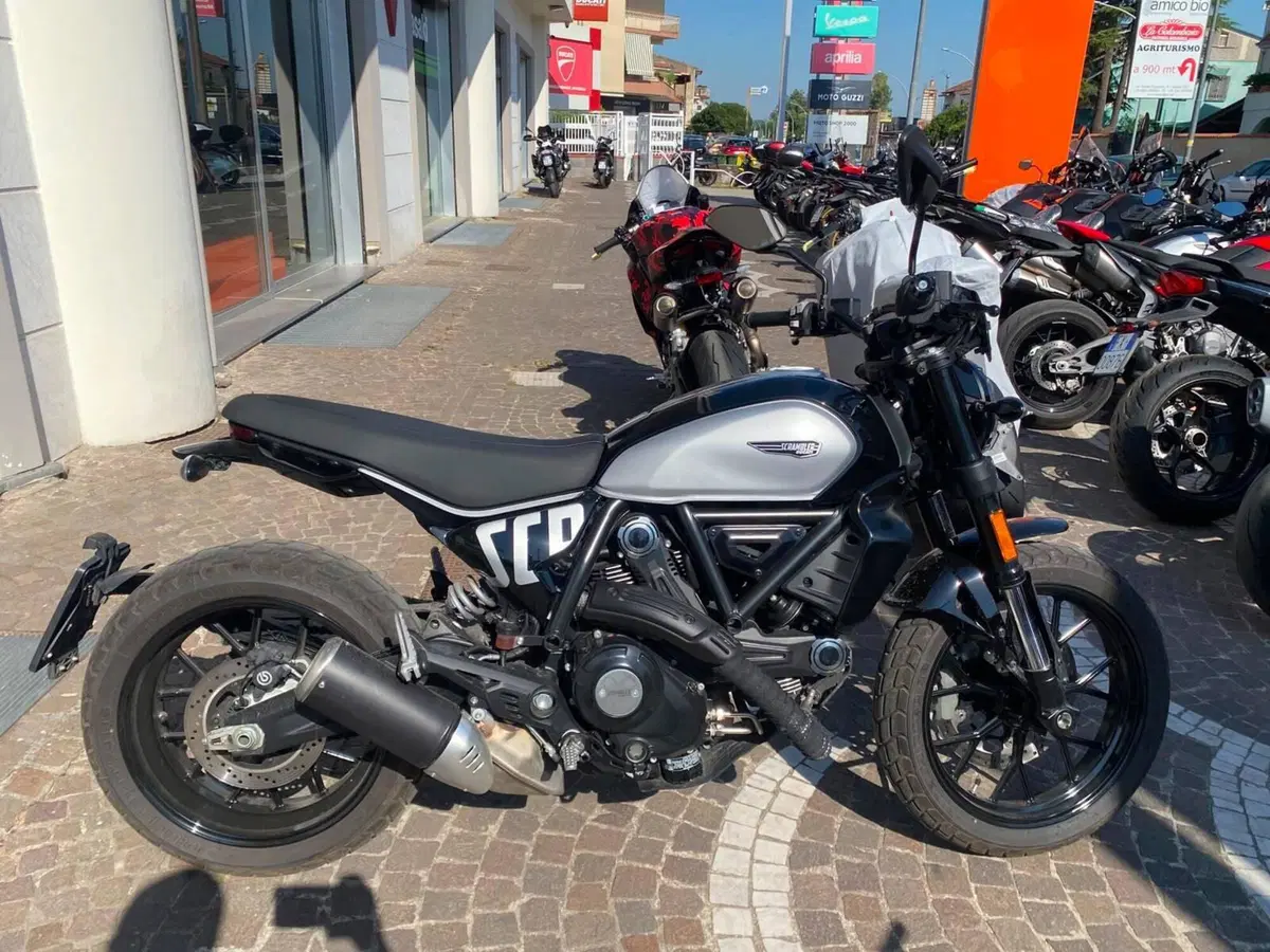 Ducati Scrambler 800 Icon Dark (2021 - 22)