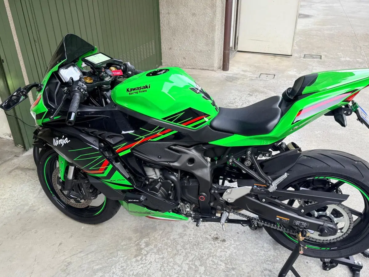 Kawasaki Ninja ZX-4RR (2024 - 26) (2)