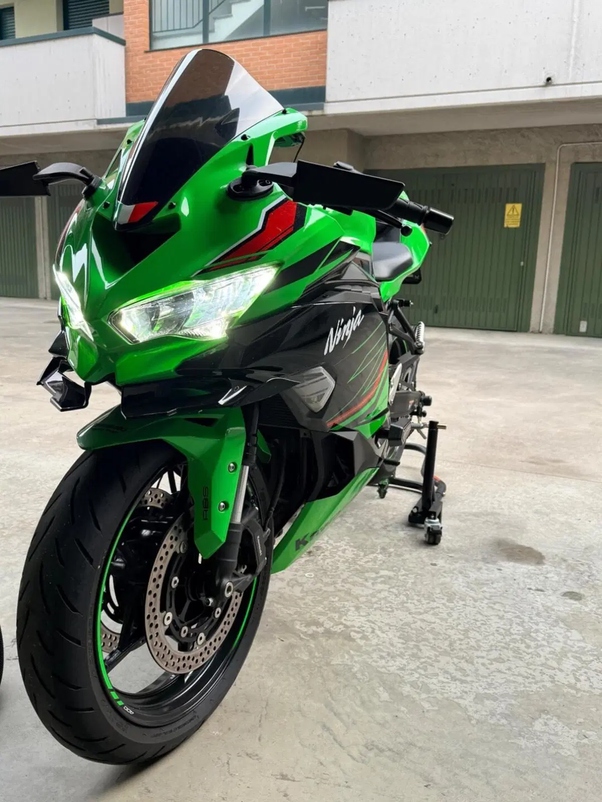 Kawasaki Ninja ZX-4RR (2024 - 26) (3)