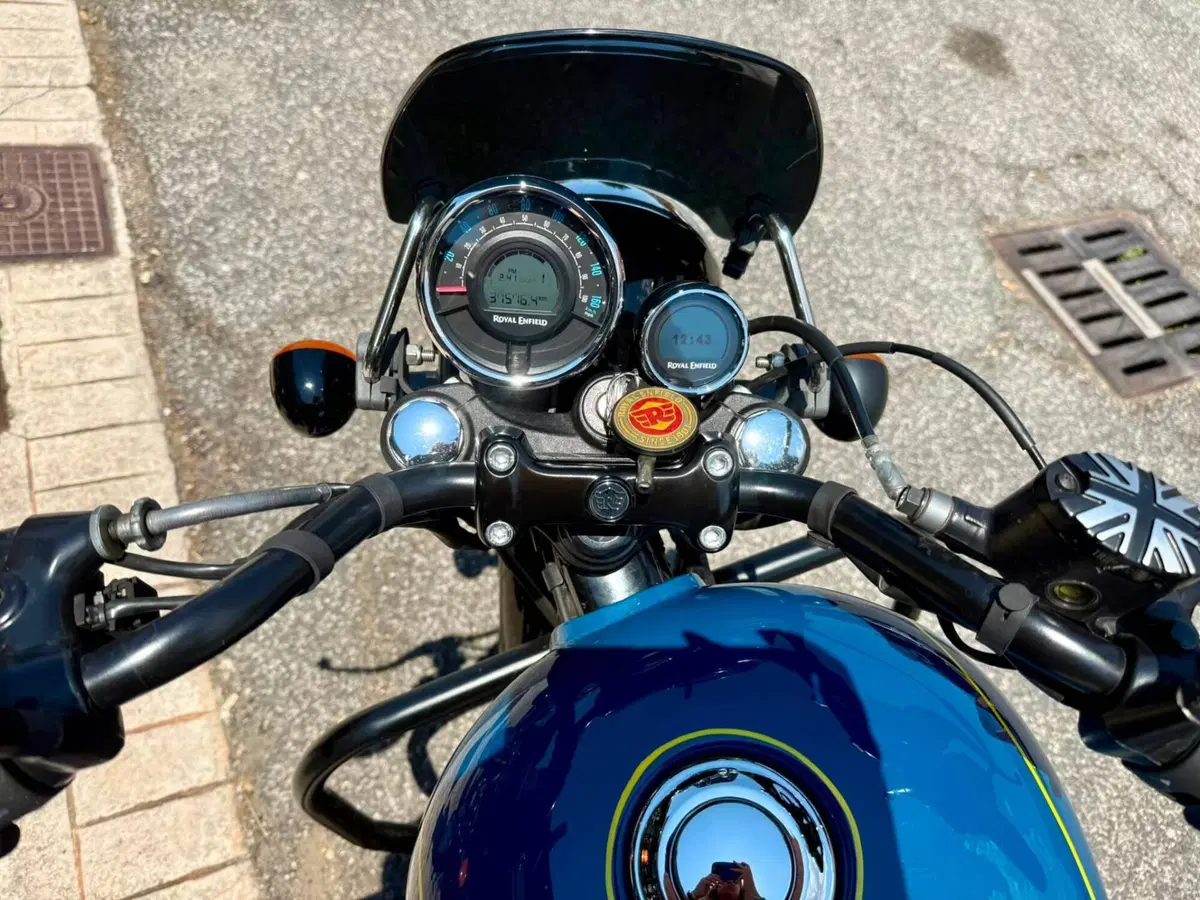 Royal Enfield Meteor 350 (2021 - 26) (4)