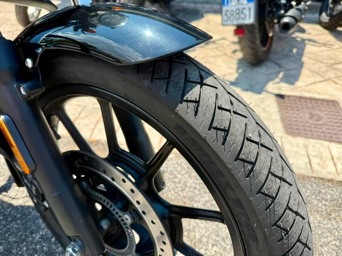 Royal Enfield Meteor 350 (2021 - 26) (7)