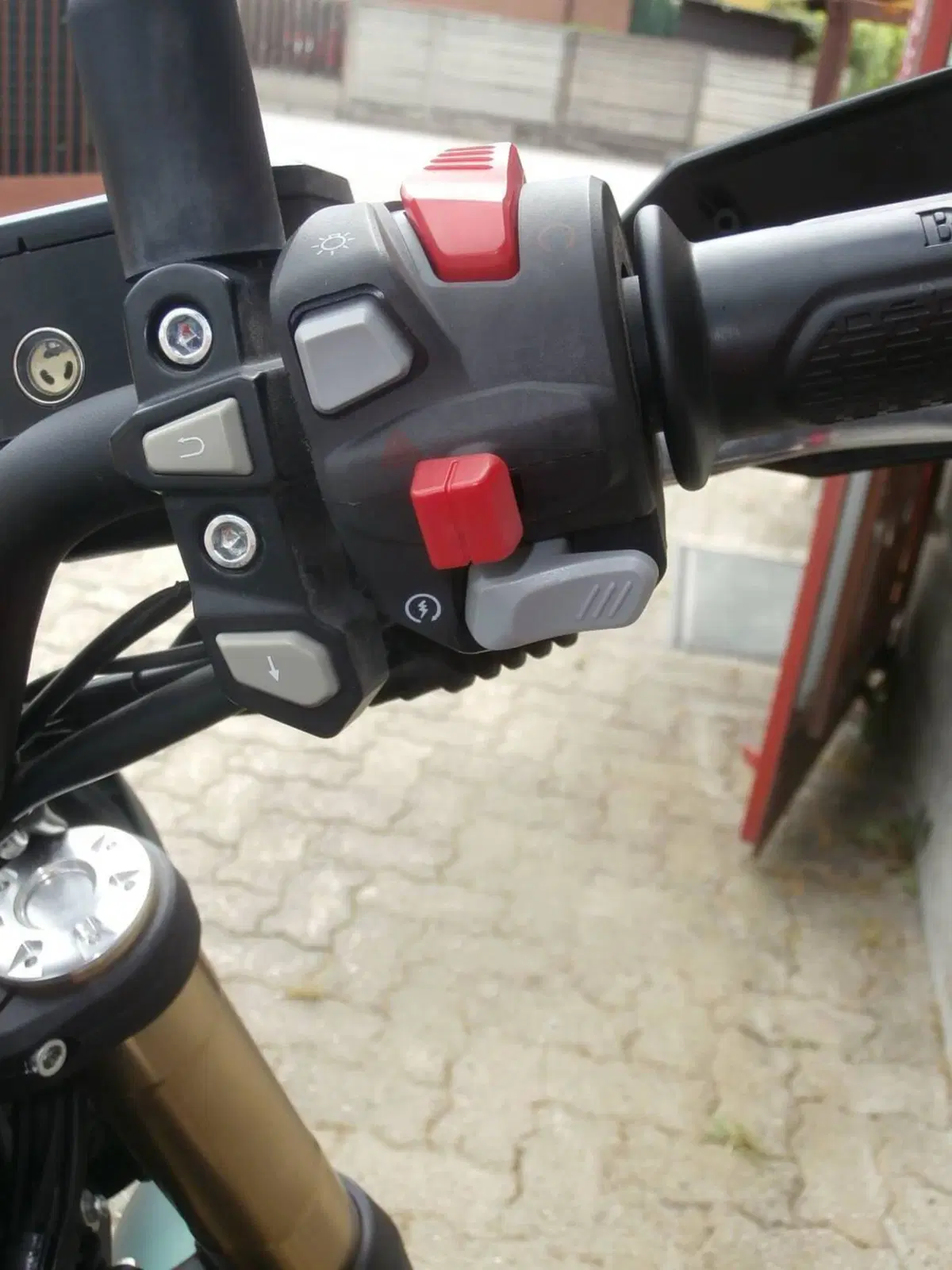 Benelli Leoncino 800 (2022 - 26) (18)