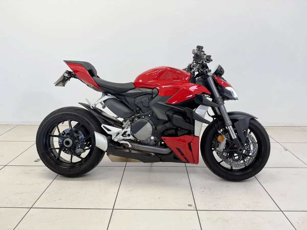 Ducati Streetfighter V2 (2022 - 24)