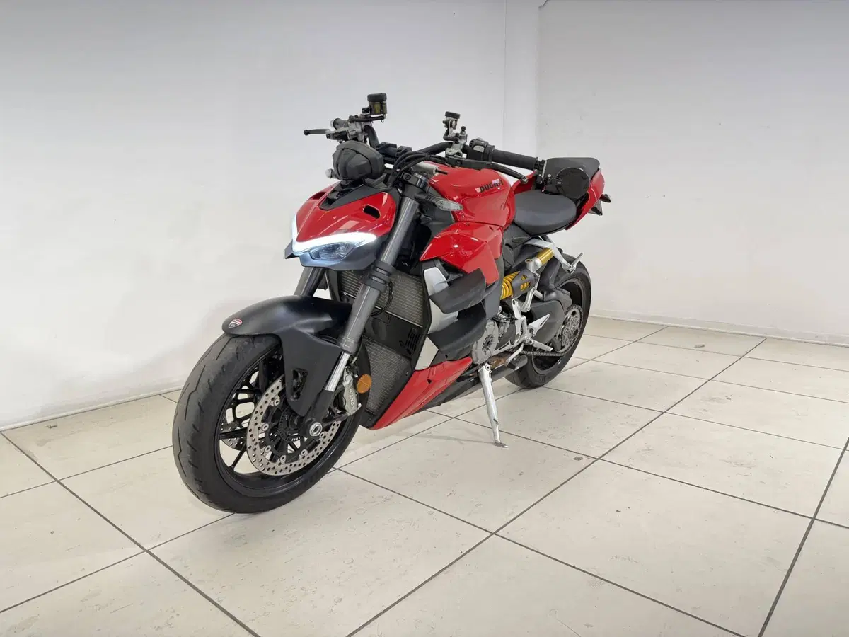 Ducati Streetfighter V2 (2022 - 24) (2)