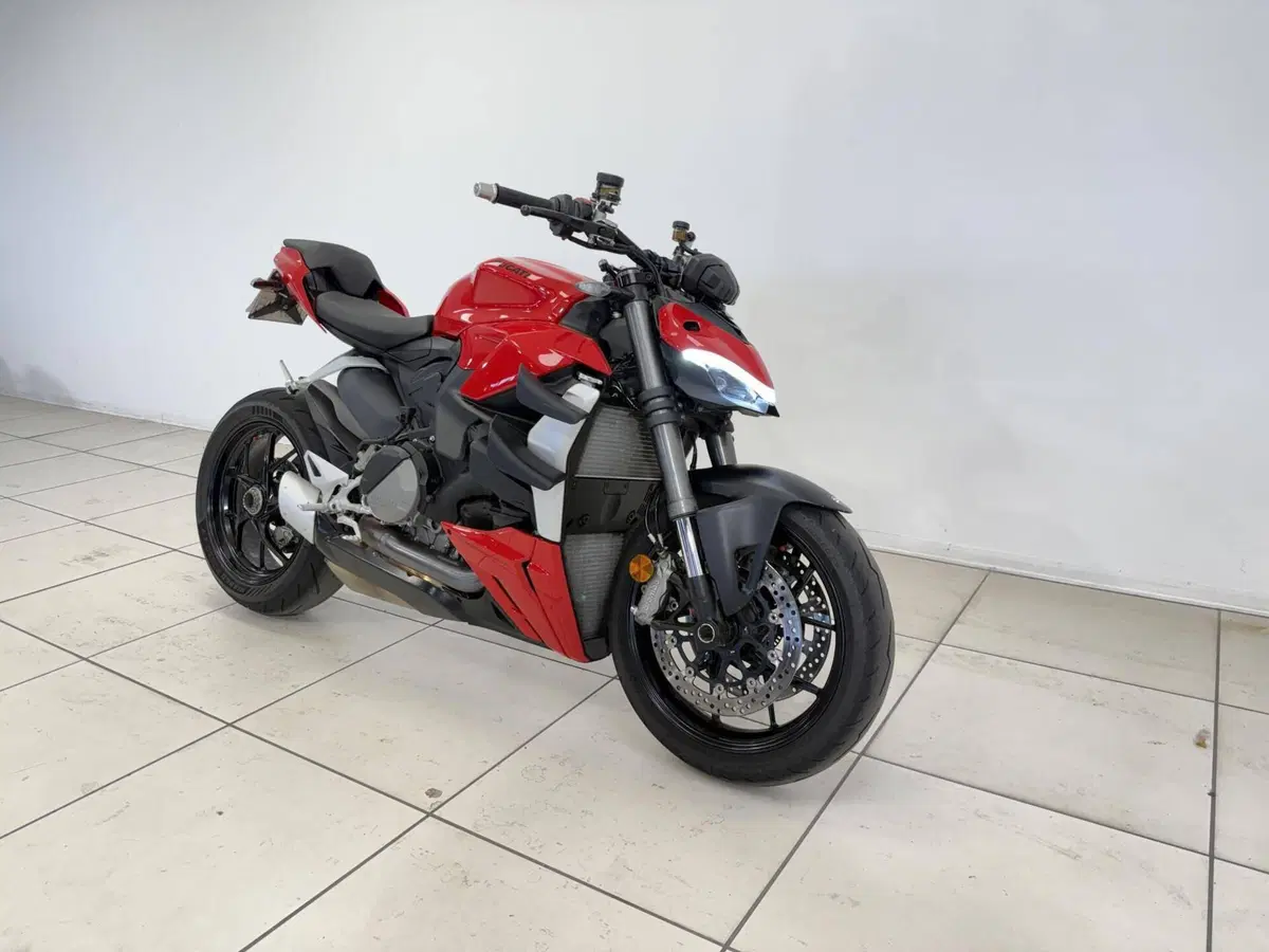 Ducati Streetfighter V2 (2022 - 24) (4)