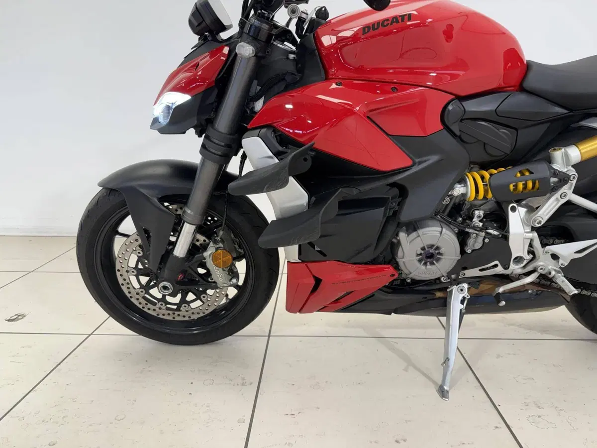Ducati Streetfighter V2 (2022 - 24) (13)
