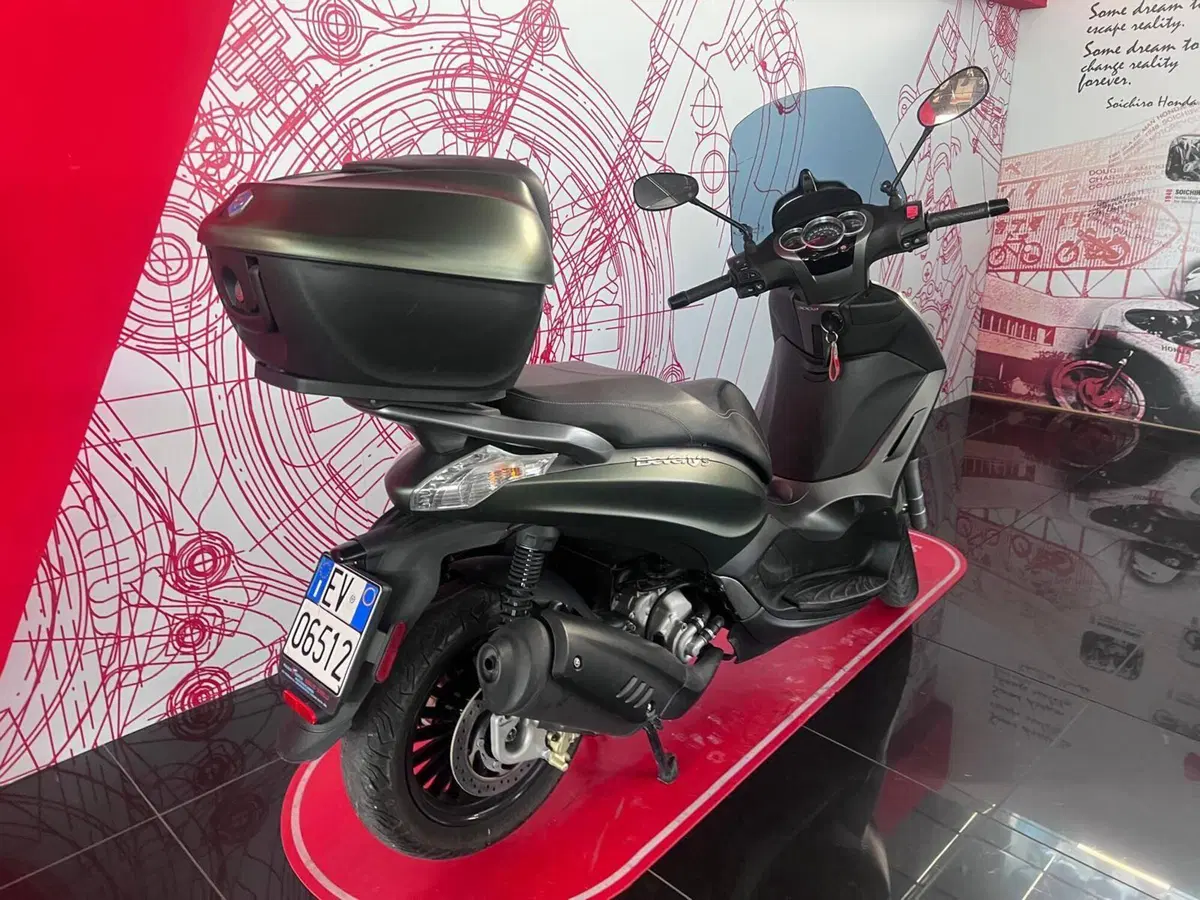 Piaggio Beverly 300 S i.e. ABS-ASR (2016 - 20) (2)
