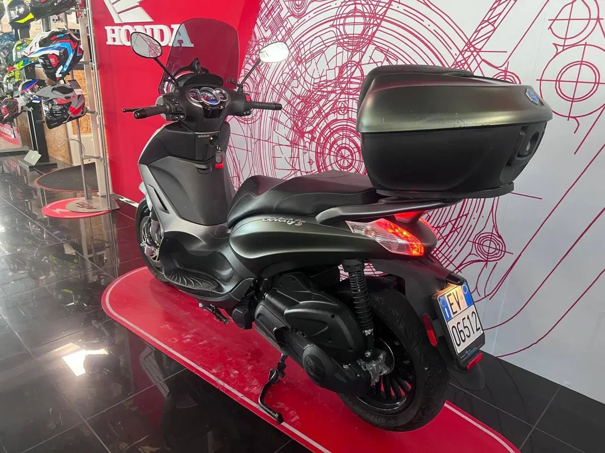 Piaggio Beverly 300 S i.e. ABS-ASR (2016 - 20) (6)