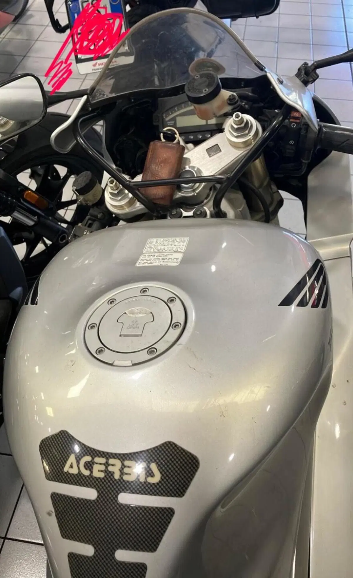 Honda VTR 1000 SP-1 (2000 - 01) (5)