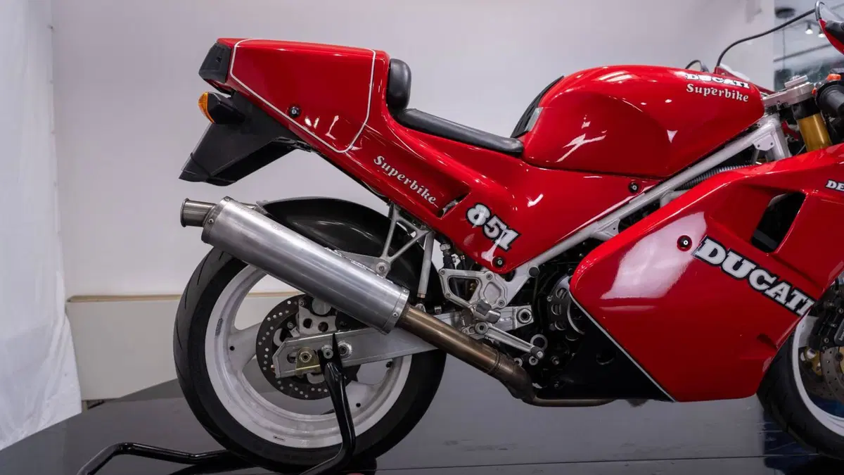 Ducati 851 Superbike Strada (1990) (11)