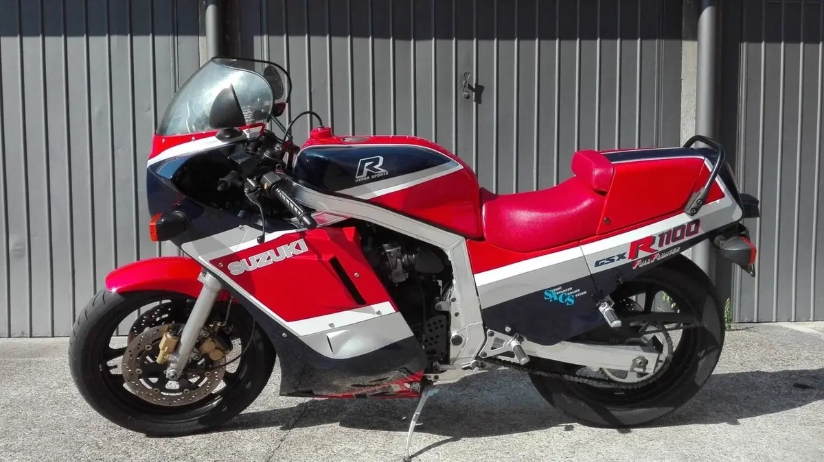 Suzuki GSXR 1100 (2)