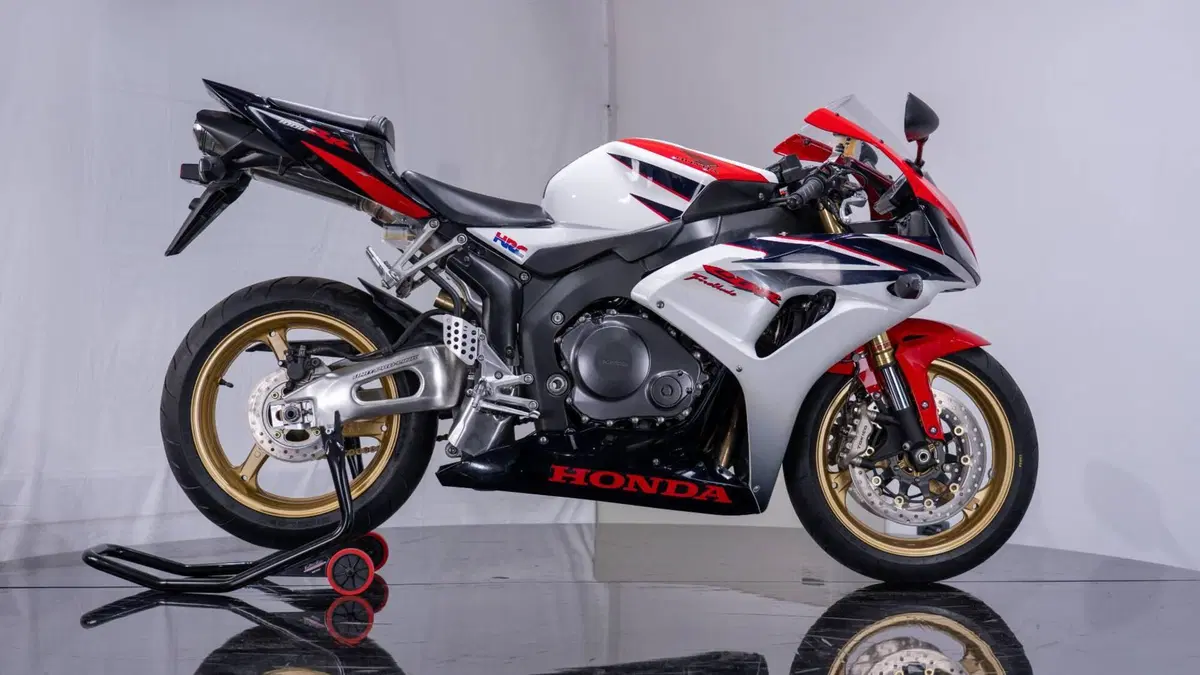 Honda CBR 1000 RR Fireblade (2006 - 07) (6)
