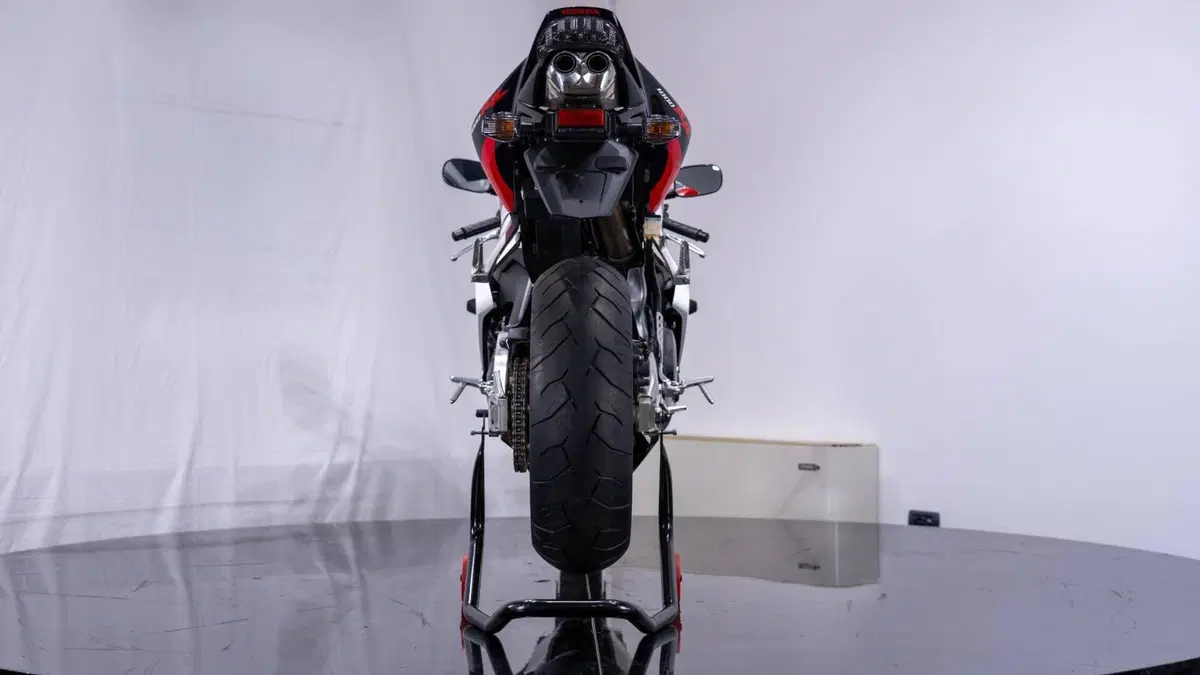 Honda CBR 1000 RR Fireblade (2006 - 07) (8)