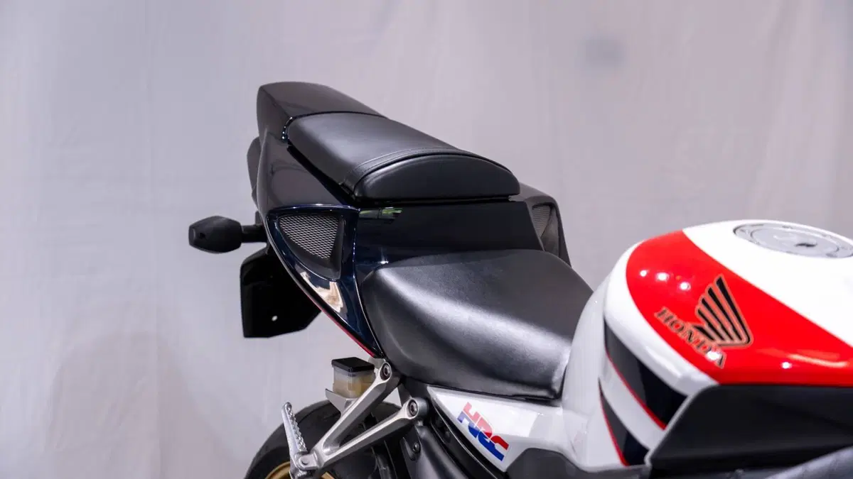 Honda CBR 1000 RR Fireblade (2006 - 07) (10)