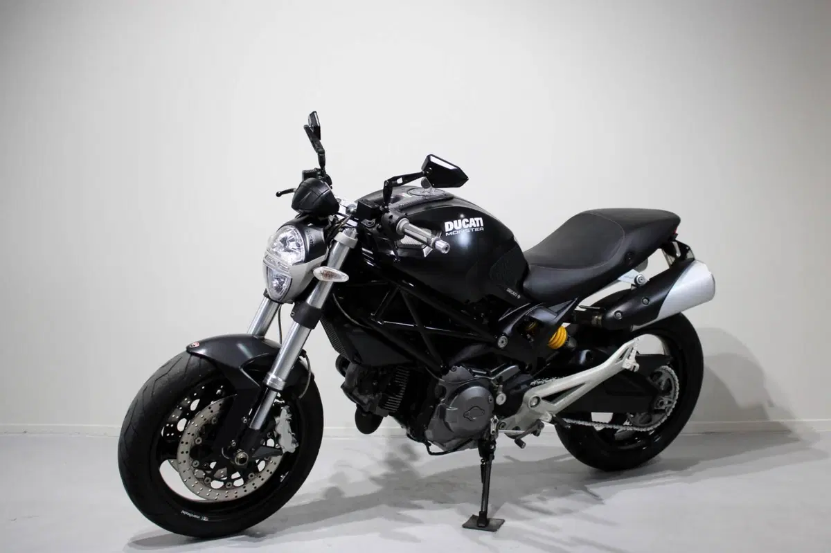 Ducati Monster 696 (2008 - 13) (3)