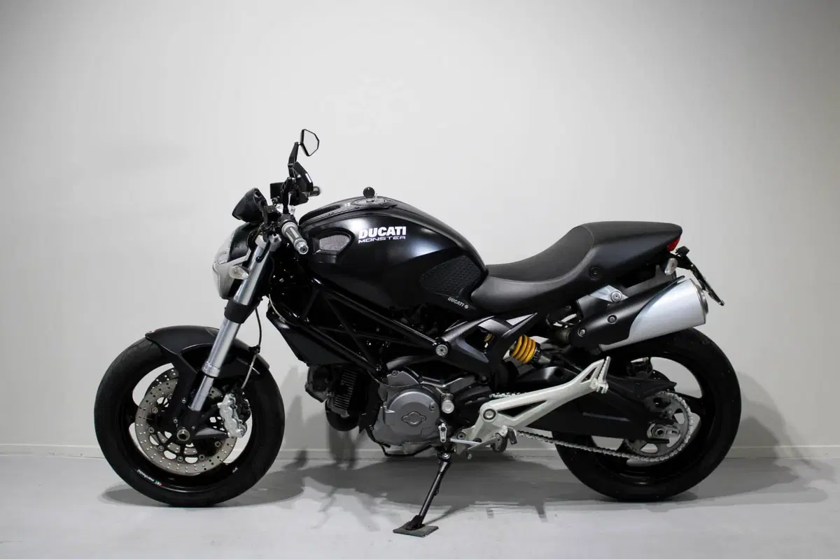 Ducati Monster 696 (2008 - 13) (4)