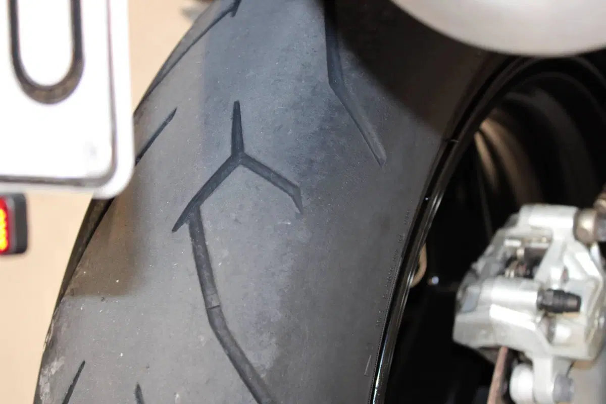 Ducati Monster 696 (2008 - 13) (7)