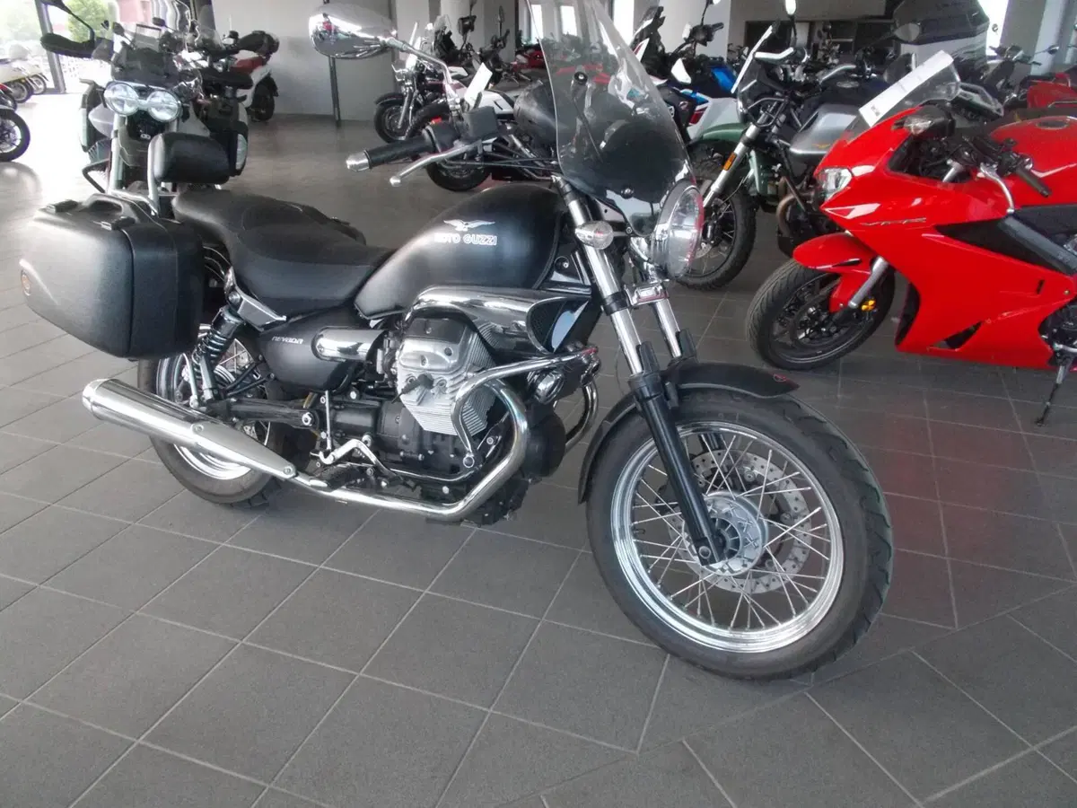 Moto Guzzi Nevada 750 Aquila Nera (2009 - 16)