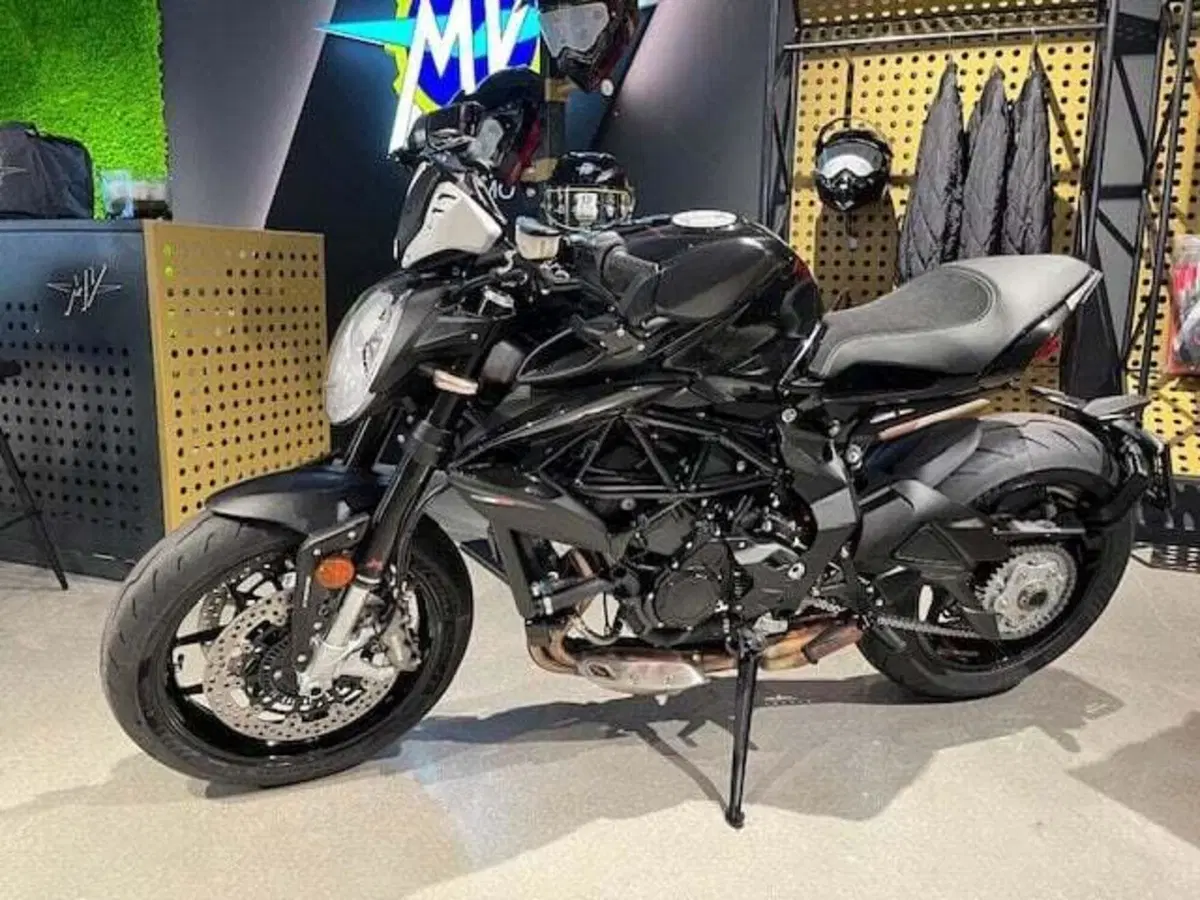 MV Agusta Dragster 800 R (2023 - 25)