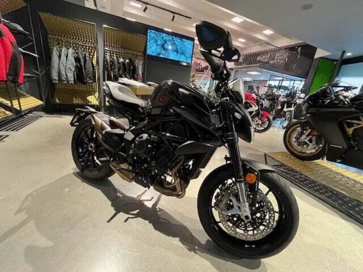 MV Agusta Dragster 800 R (2023 - 25) (2)