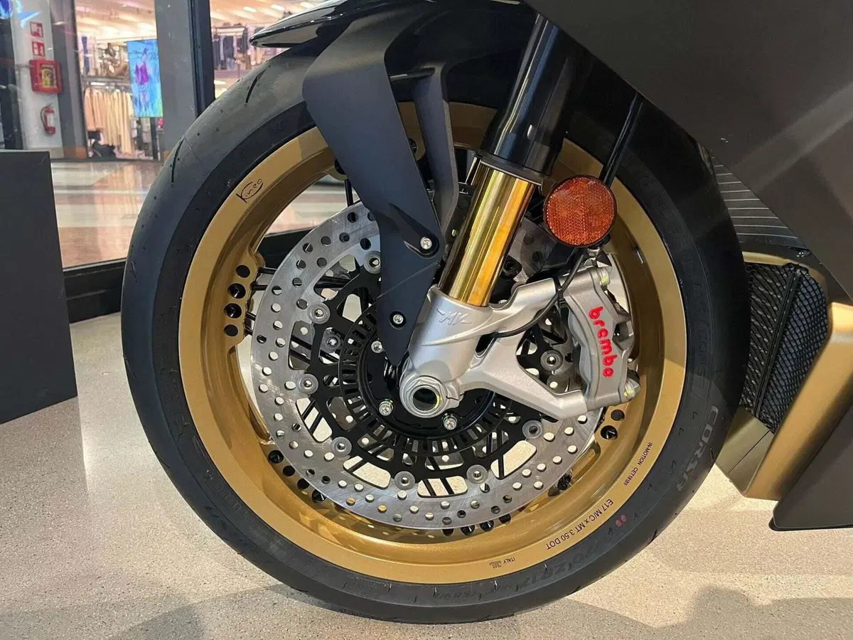 MV Agusta Superveloce 800 S (2021 - 25) (5)