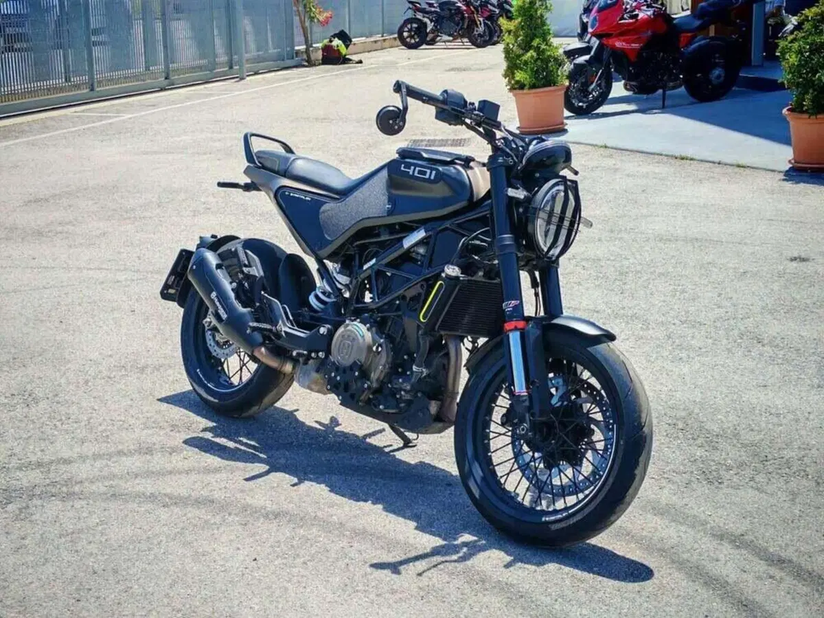 Husqvarna Svartpilen 401 (2021 - 23) (2)
