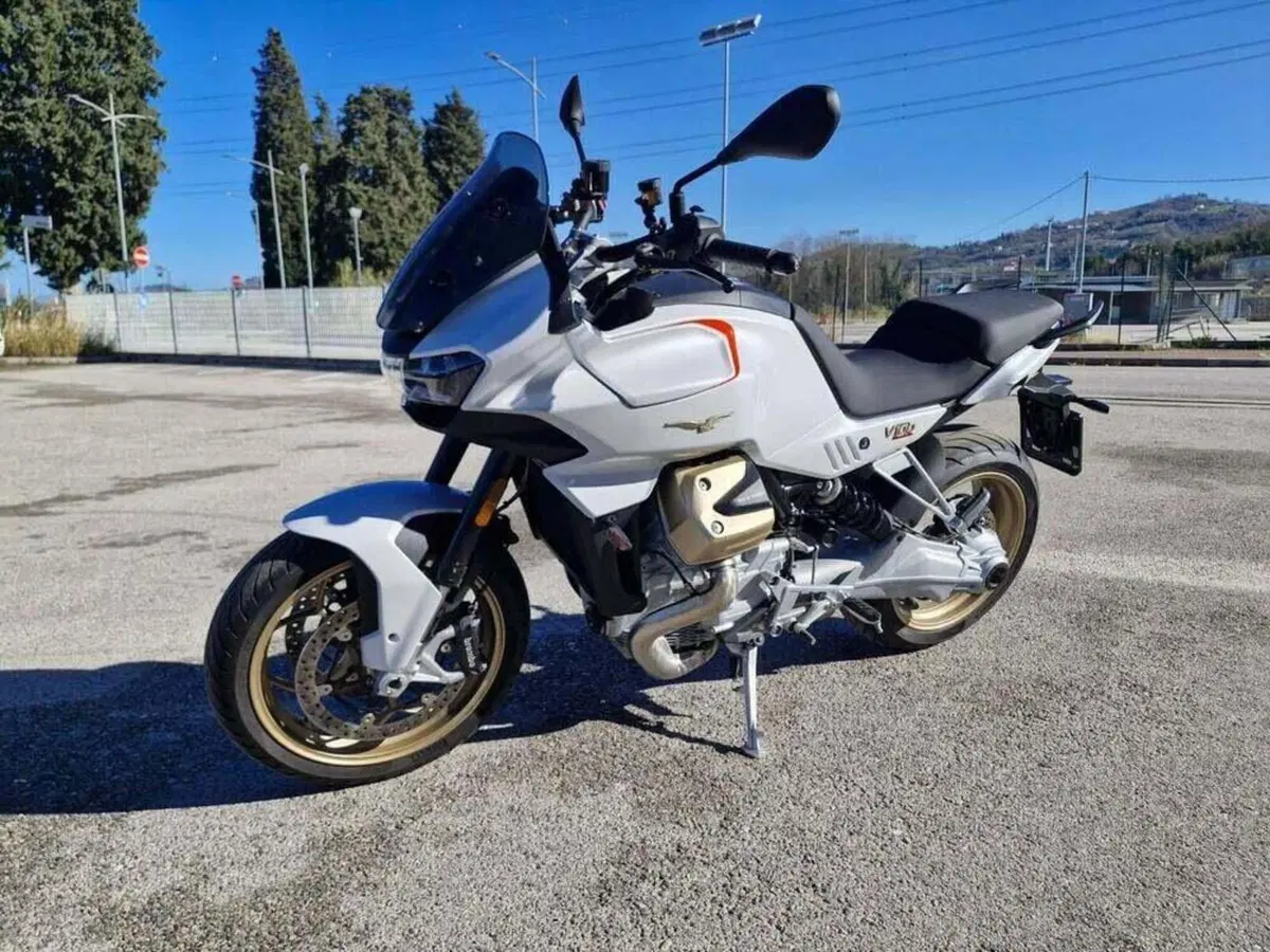 Moto Guzzi V100 Mandello (2022 - 24) (6)