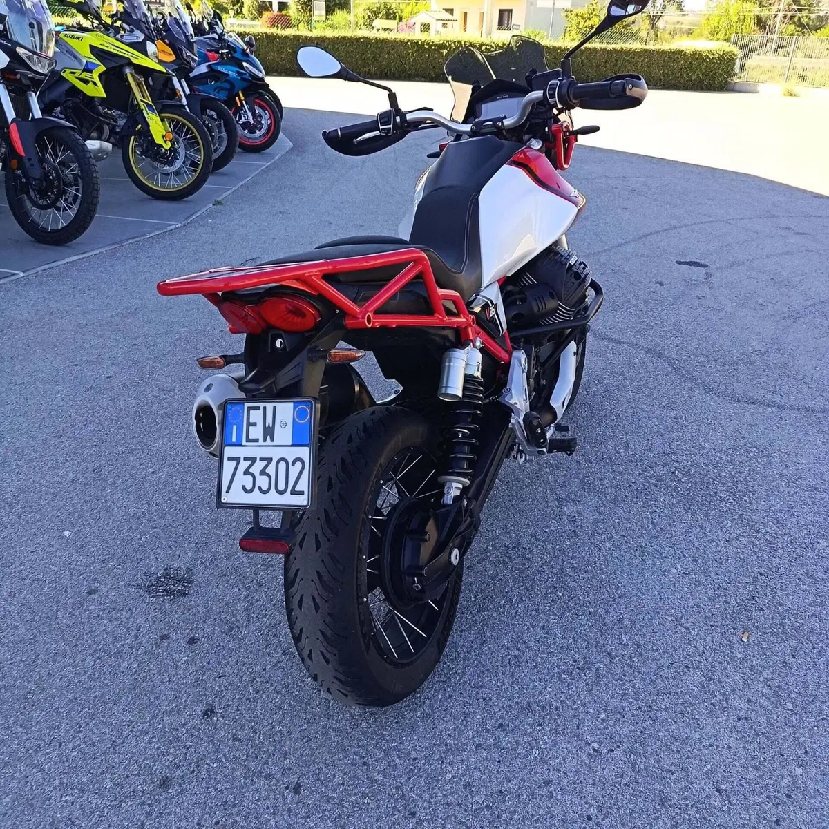 Moto Guzzi V85 TT Evocative Graphics (2021 - 23) (8)