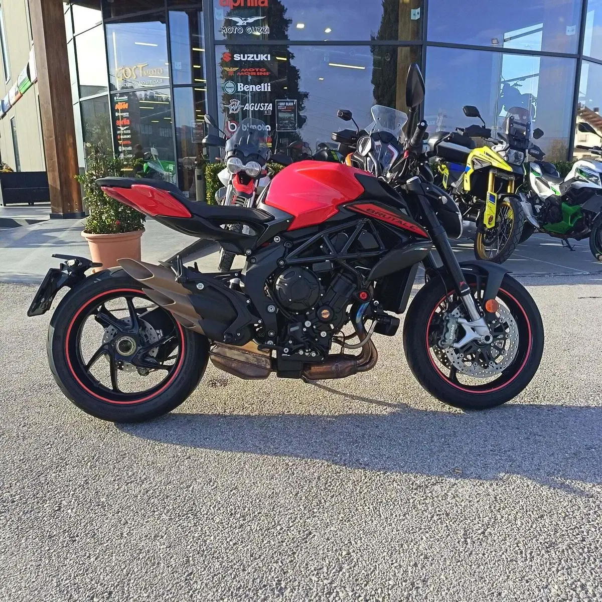 MV Agusta Brutale 800 Rosso (2021 - 23) (3)
