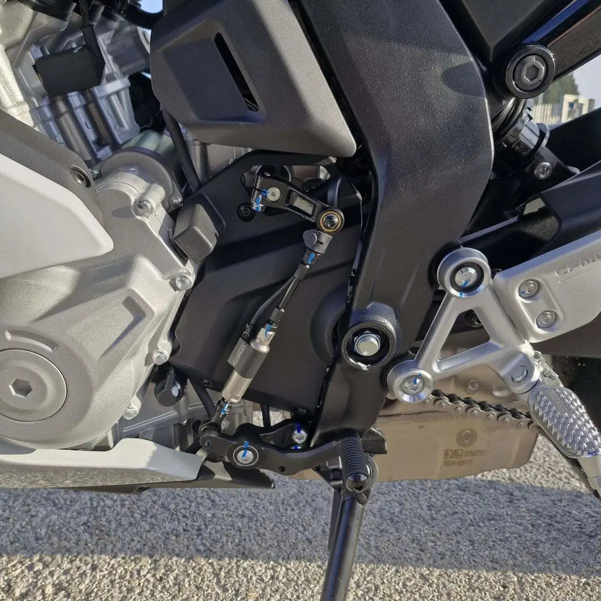 CFMOTO 675SR-R (2025 - 26) (12)