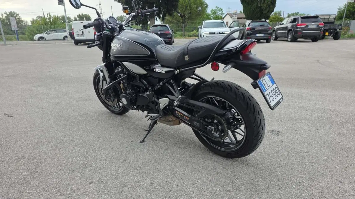 Kawasaki Z 900 RS (2022 - 25) (5)