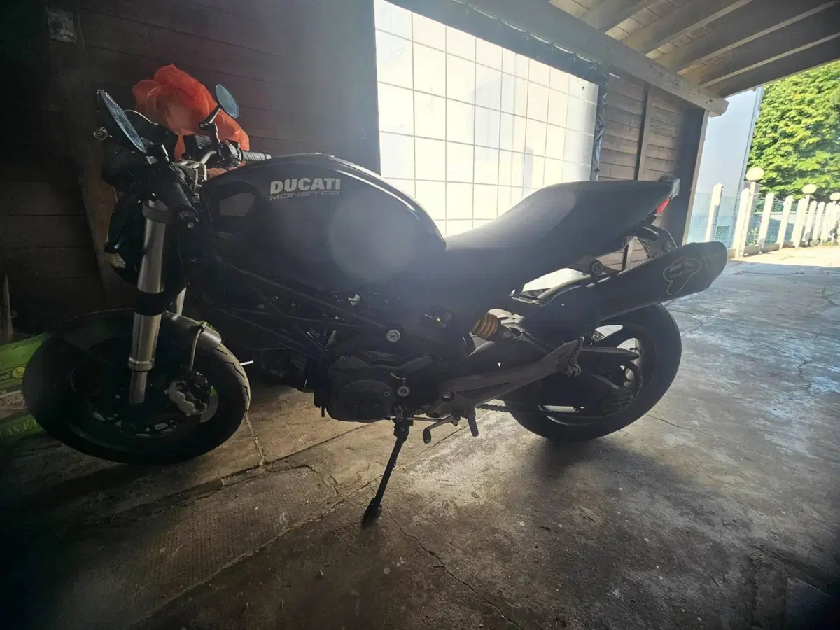 Ducati Monster 696 (2008 - 13) (6)