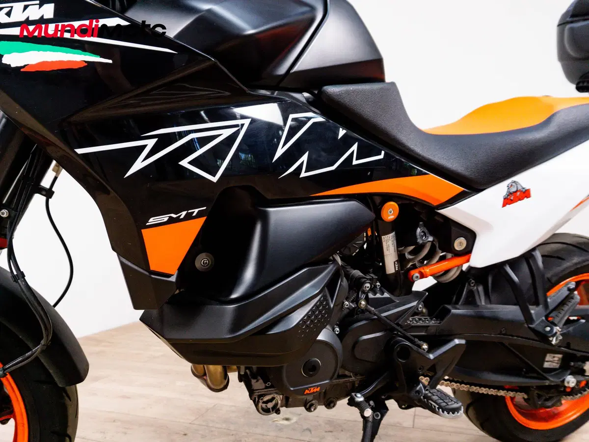 KTM 890 SMT (2026) (9)